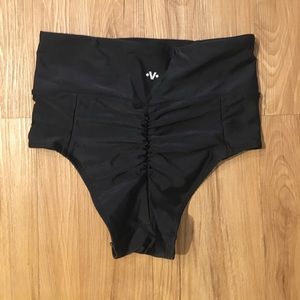 Vekker LA black high waisted pole dance short